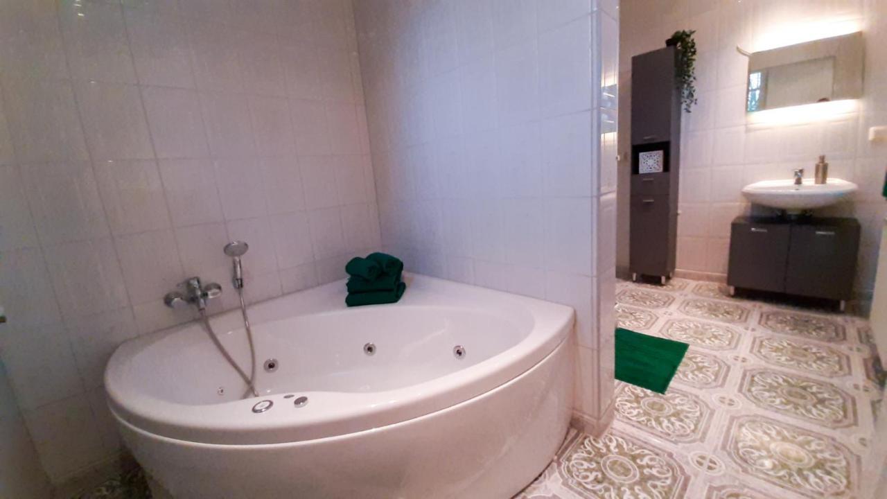 Ferienwohnung Pasewalk, 110 Qm Mit Geschirrspueler Papendorf  外观 照片